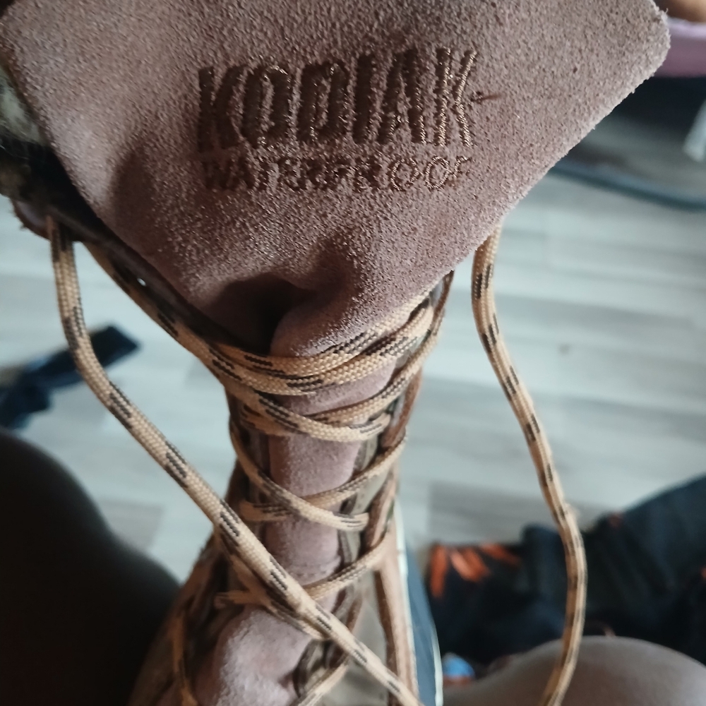 KODIAK Women's Fur-Lined Winter Boots - Picture 4 of 7